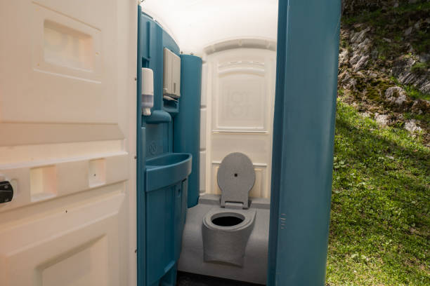 Best Temporary restroom rental  in Mccom, OH