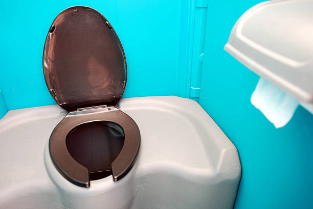 Best Portable toilet rental cost  in Mccom, OH